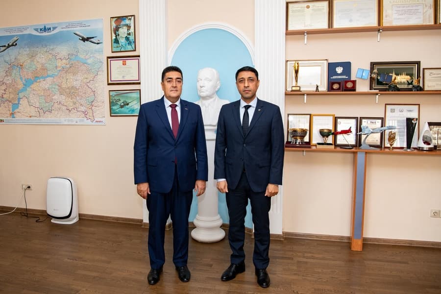 Türkmen konsuly Kazan milli barlag tehniki uniwersitetine baryp gördi