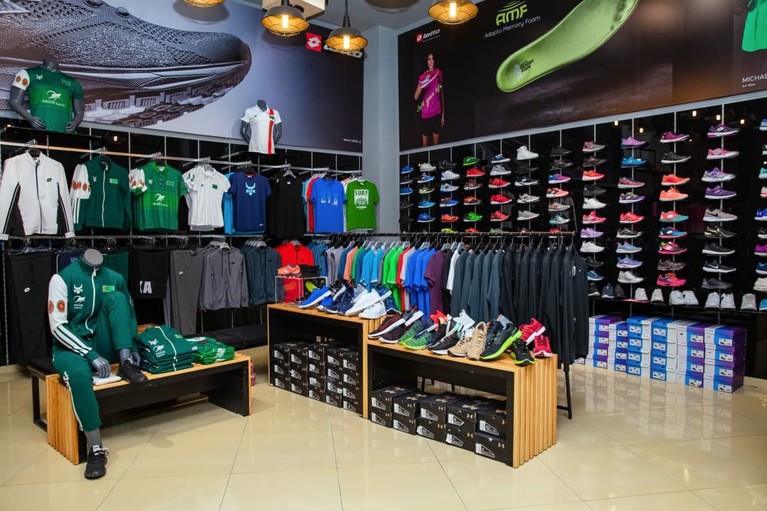 Aşgabatdaky «Alem Sport apparels and shoes» dükany — durmuş stilini sport we moda hasaplaýanlar üçin