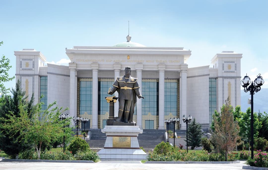 С 1 апреля возобновляется деятельность драмтеатров Туркменистана