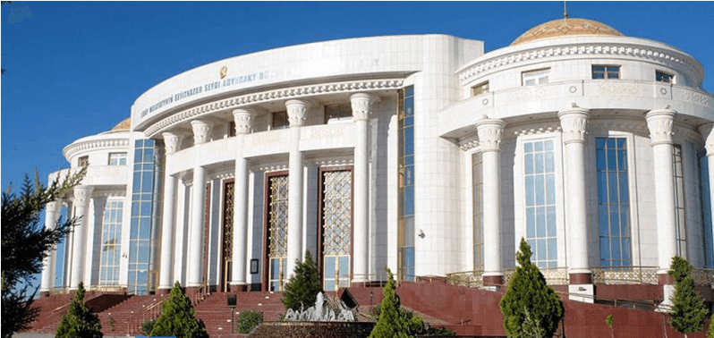 Türkmenabatdaky teatrda çagalar üçin ýene bir eser sahnalaşdyrylýar