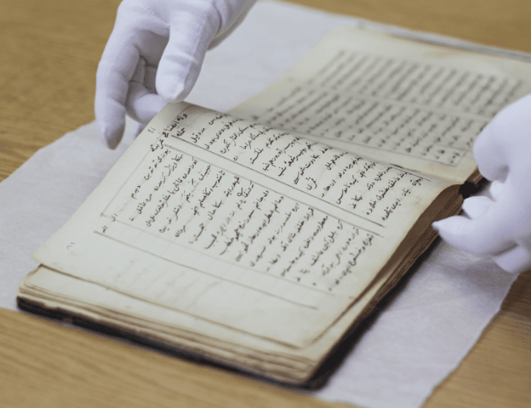 Kazan University handed over copy of the manuscript of Magtymguly Fragi's poems to Turkmenistan