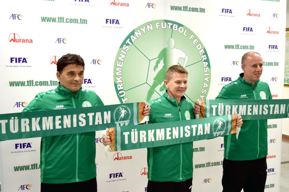 В Ашхабаде презентовали новых главных тренеров сборных Туркменистана по футболу и футзалу