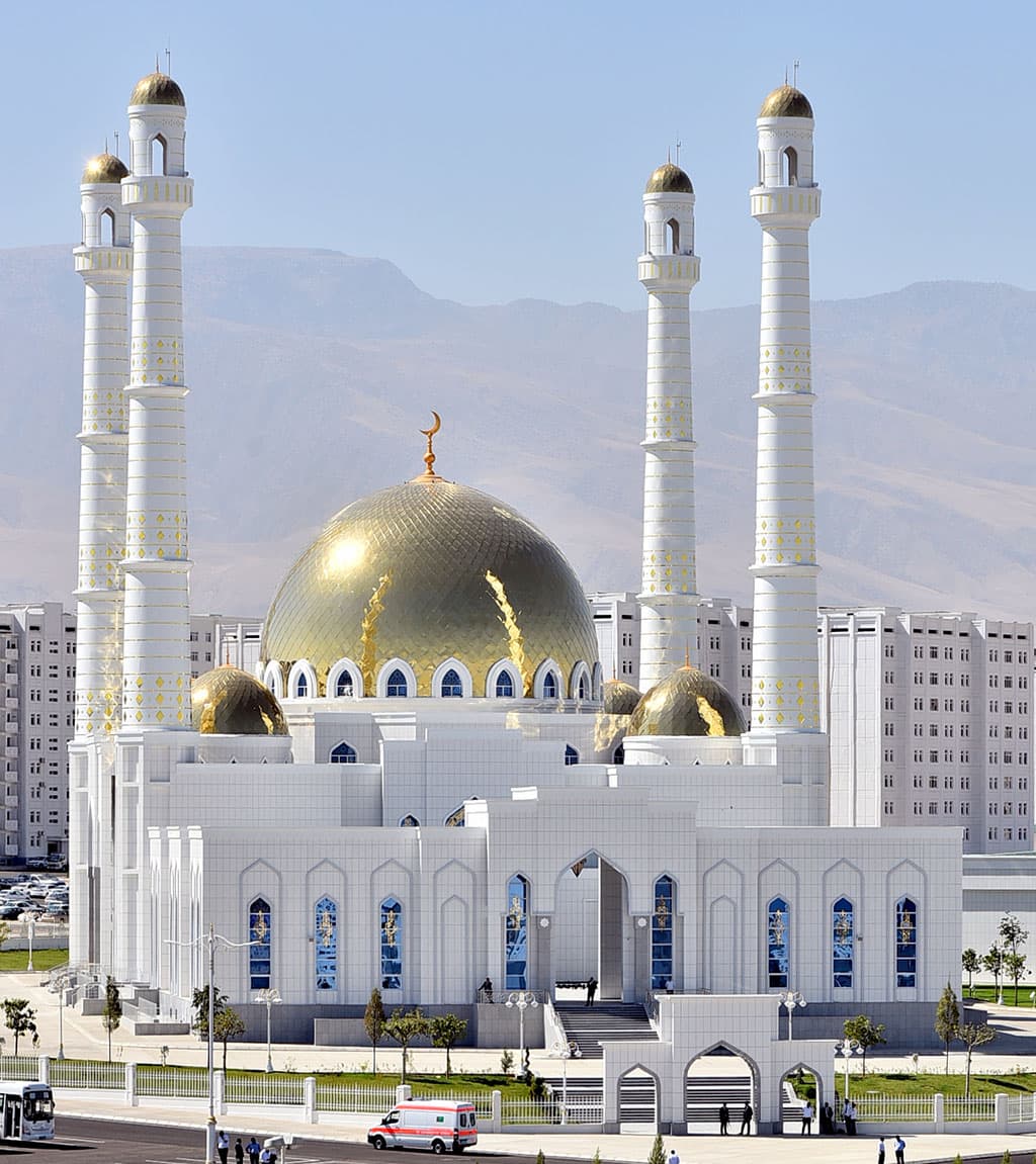 В жилом массиве Ашхабада открылась крупная мечеть