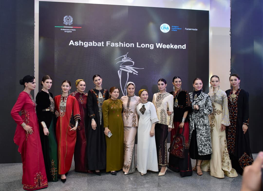 «Italiýada öndürilen» atly türkmen-italýan bilelikdäki moda görkezilişi geçirildi