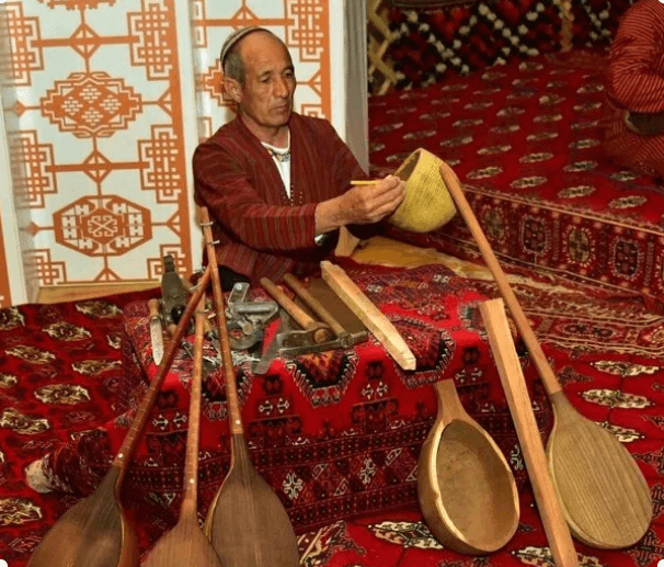 Туркменский дутар претендует на включение в Репрезентативный список ЮНЕСКО