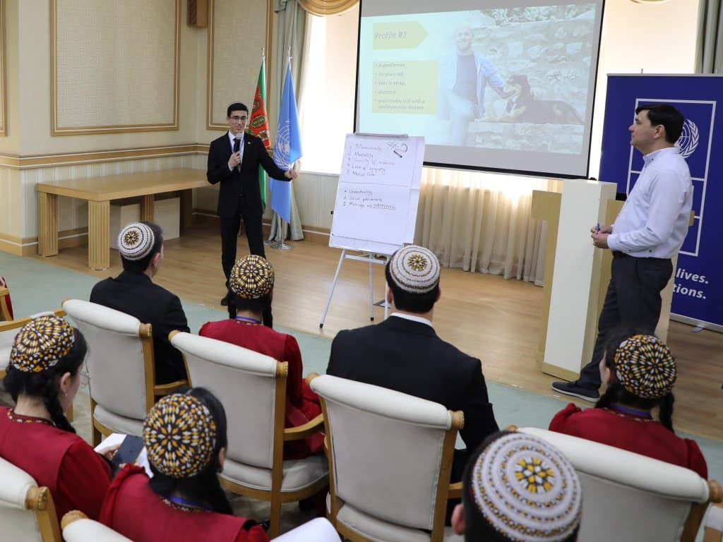 ПРООН в Туркменистане провела образовательную сессию по гендерному равенству и здоровью 