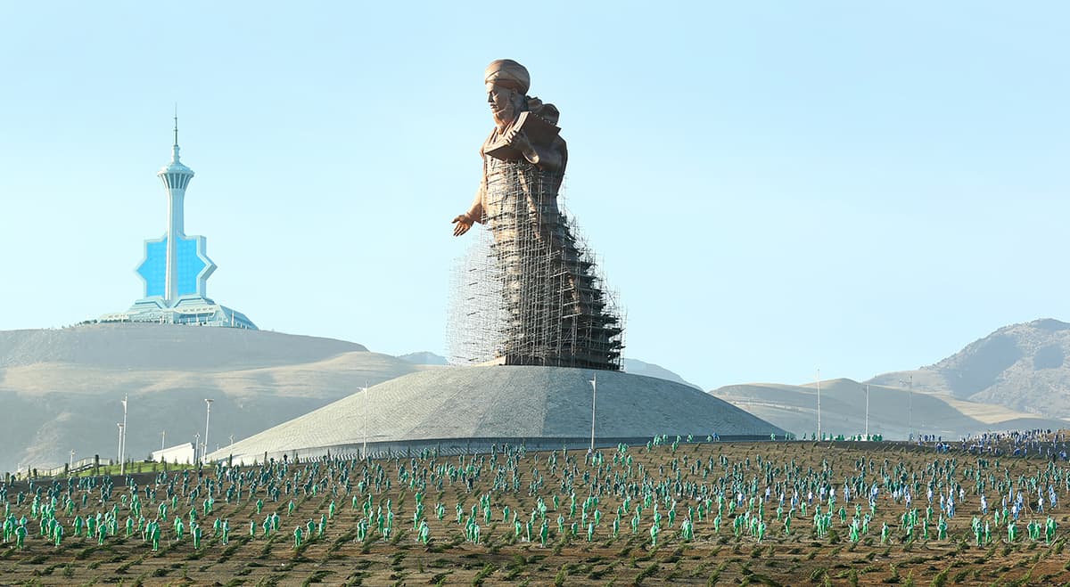 Российская компания «Возрождение» на безвозмездной основе модернизирует в Ашхабаде новый памятник Махтумкули