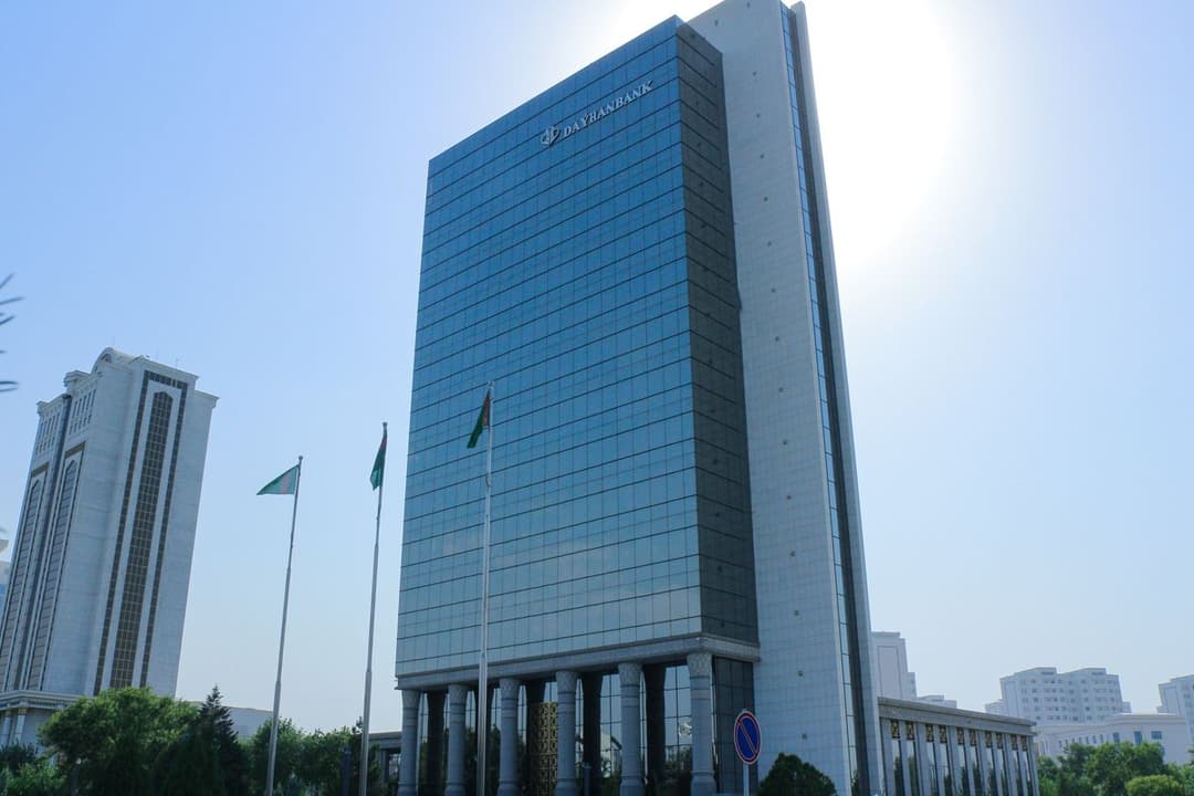 «Дайханбанк» запустил услугу денежных переводов «Мелегуш»