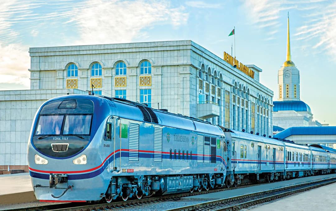 В Туркменистане продлены ограничения на движение пассажирских поездов