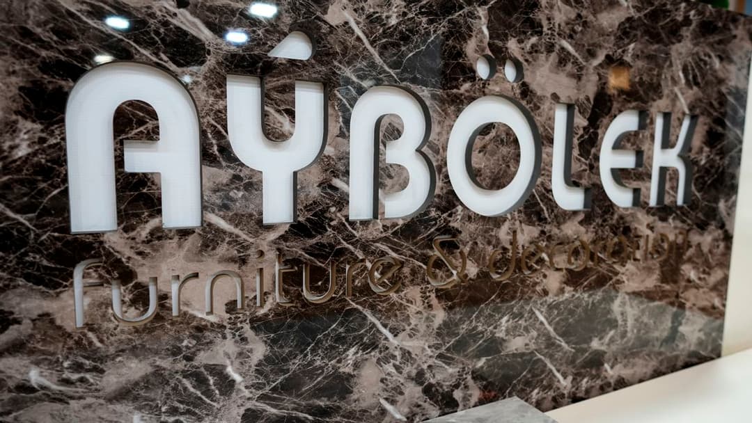 School desk and boards from Aýbölek will go to Kazakhstan