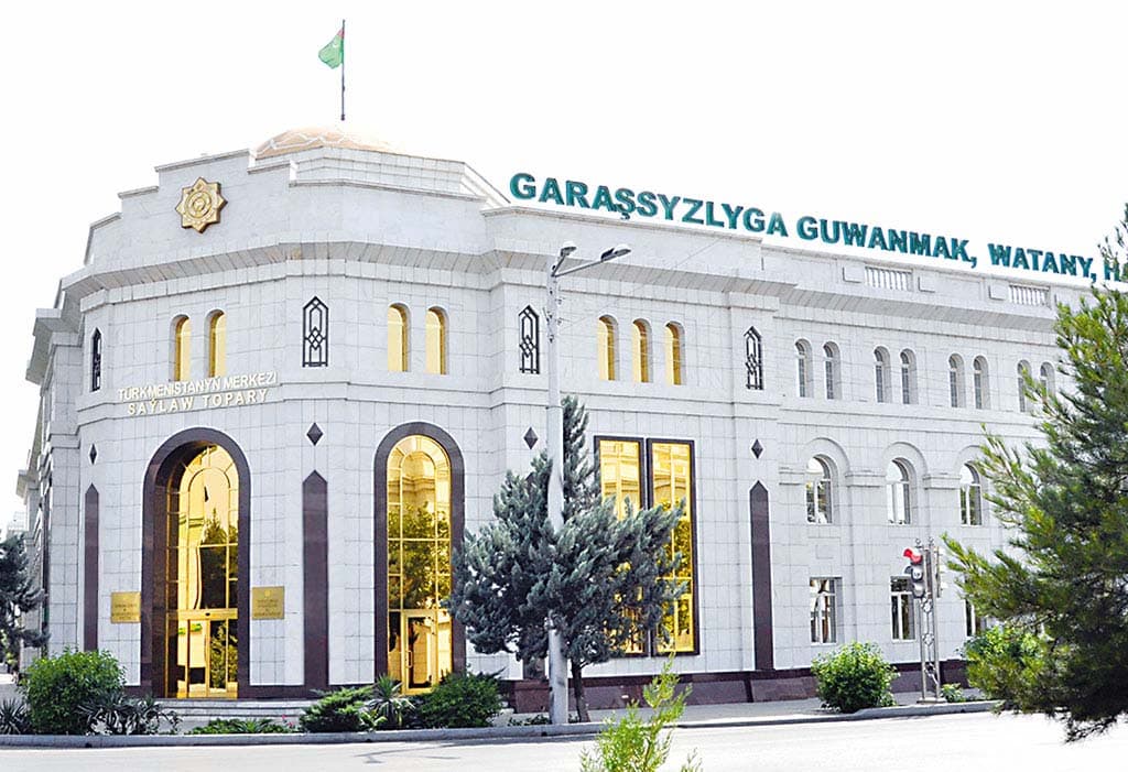 Явка на выборах депутатов в Меджлис Туркменистана за первые два часа составила 22,01%