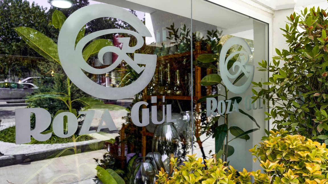 Roza Gül предлагает услугу цветочного оформления праздничных мероприятий в Туркменистане