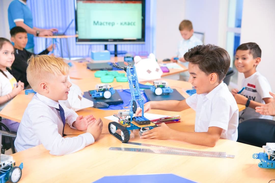 ImdatBot проводит бесплатные пробные уроки робототехники