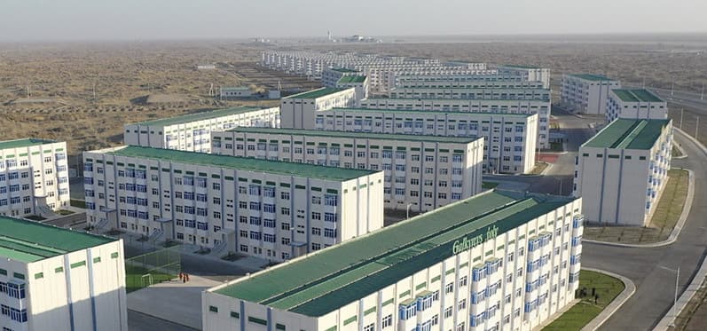 Türkmenabatda 1280 maşgala üçin 40 sany ýaşaýyş jaýy ulanmaga berildi