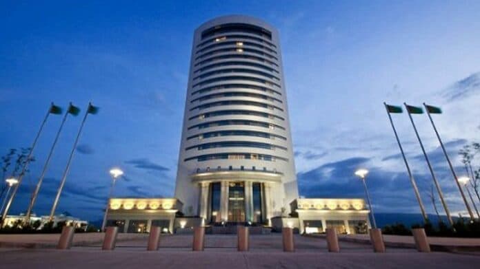 В Туркменистане утвержден Порядок изъятия из незаконного оборота, переработки, уничтожения алкогольной и табачной продукции 