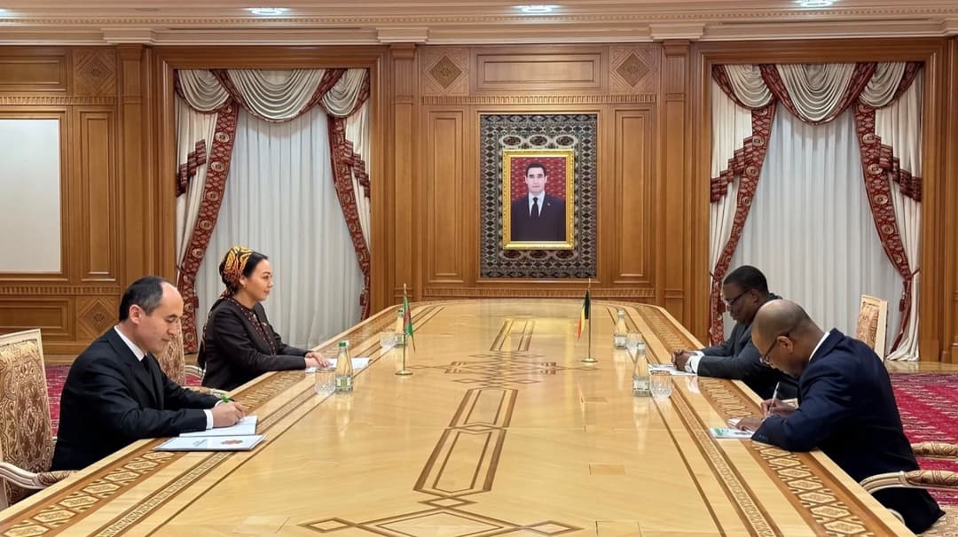 Türkmenistanyň Mejlisinde Beniniň ilçisi kabul edildi