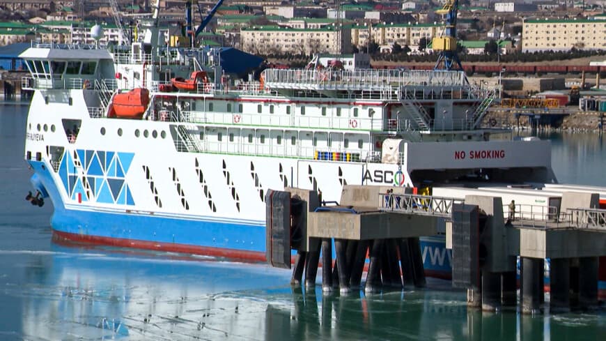 Первый азербайджанский грузопассажирский паром «Зарифа Алиева» побывал в порту Туркменбаши