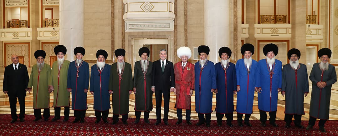 Türkmenistanyň Halk Maslahatynyň Başlygy TDG-niň Aksakgallar geňeşiniň başlygy bilen duşuşdy 