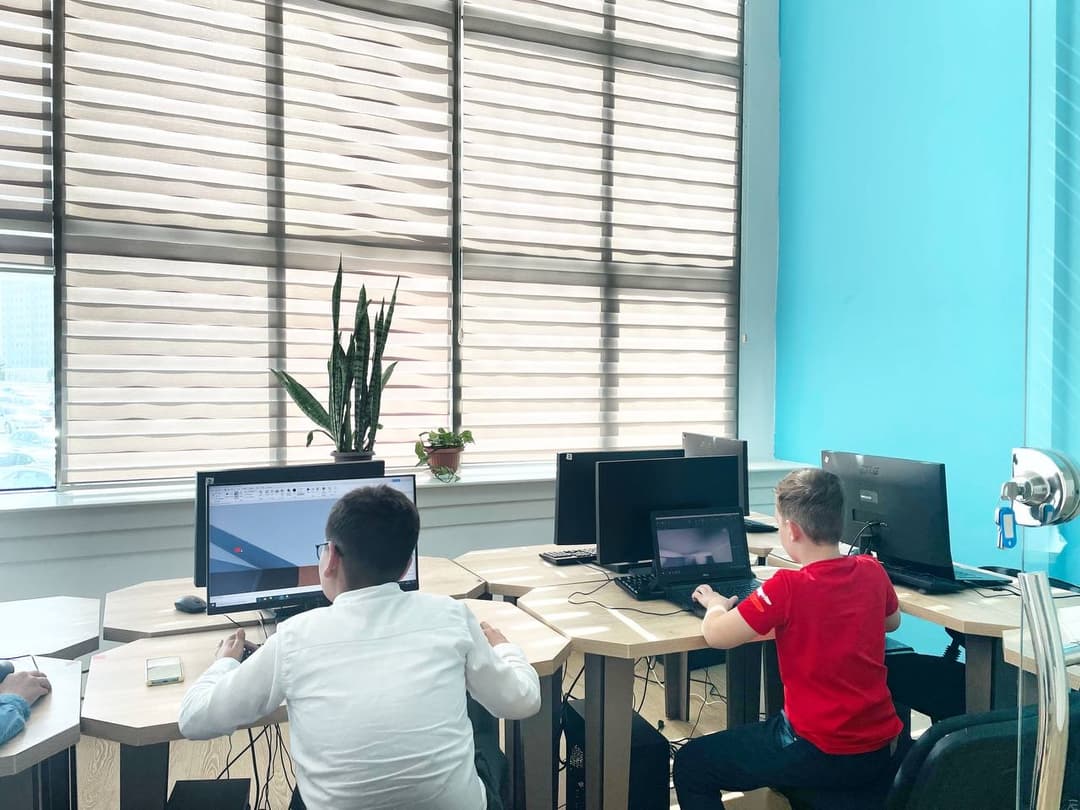 «Coddy» programmirleme mekdebi «Roblox Studio» arkaly oýun işläp düzmek boýunça ussatlyk sapagyna çagyrýar