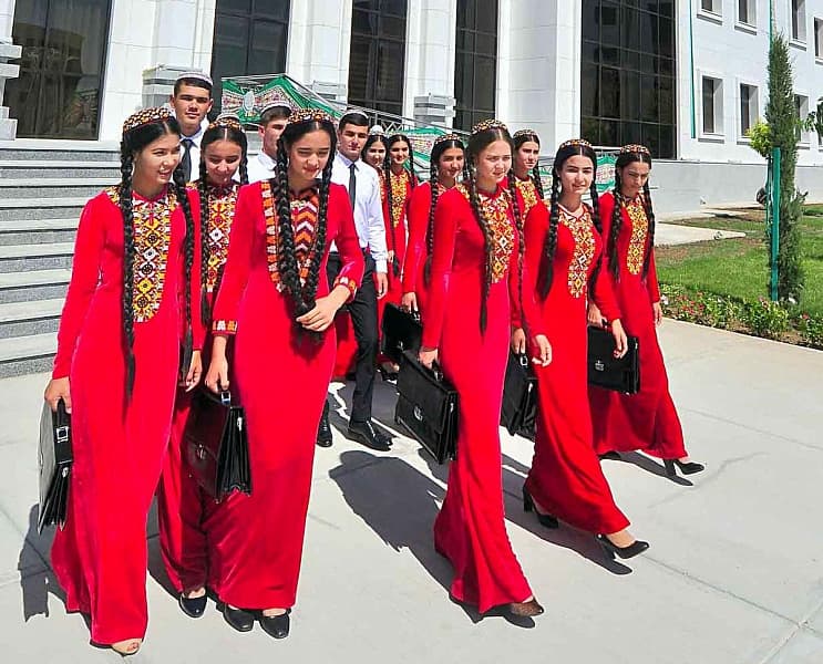 В Туркменистане стартовала приемная кампания-2021 в вузы и профшколы