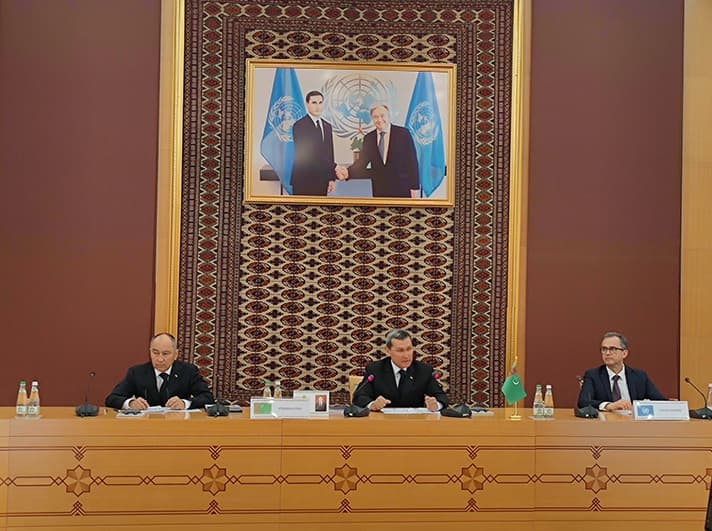 Türkmenistanyň Daşary işler ministrliginde täze Arkadag şäherine bagyşlanan brifing geçirildi