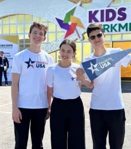 Educationusa Competitive College Club maksatnamasy anketalary kabul edip başlady