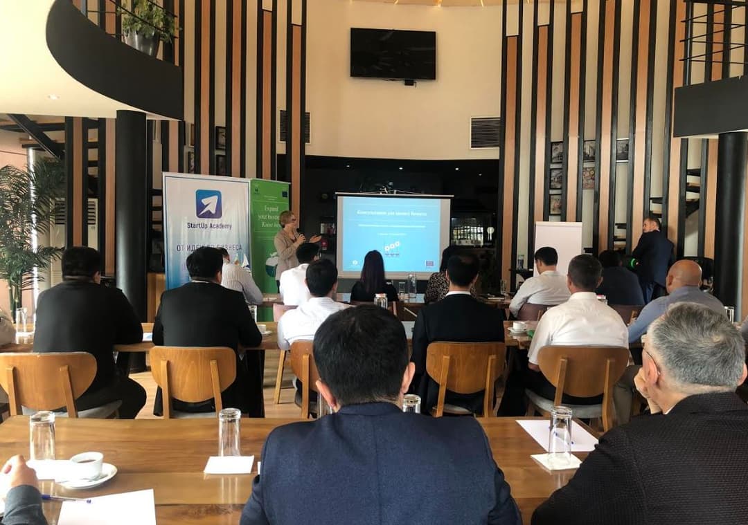 В ашхабадской Академии стартапов продолжаются тренинги