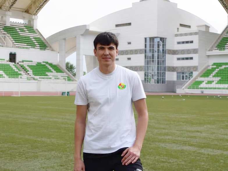 Сердар Гельдыев присоединился к команде и провел первую тренировку в составе «Ахала»