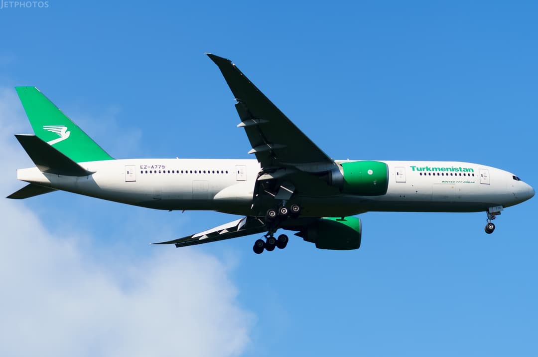 «Türkmenistan» awiakompaniýasy içerki uçuşlaryň tertibini täzeledi