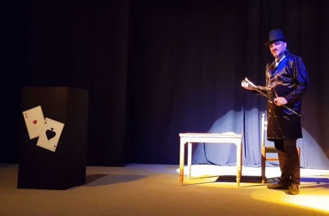 Театральный репертуар Культурного центра "Шапак" на октябрь 2018 года