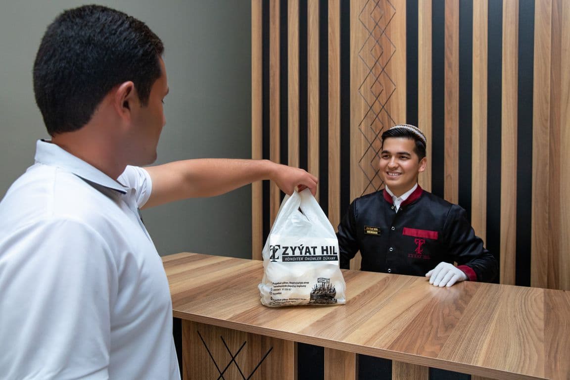 Datly dabara stoluny nädip bezemeli: «Zyýat Hil» konditer dükanyndan maslahatlar