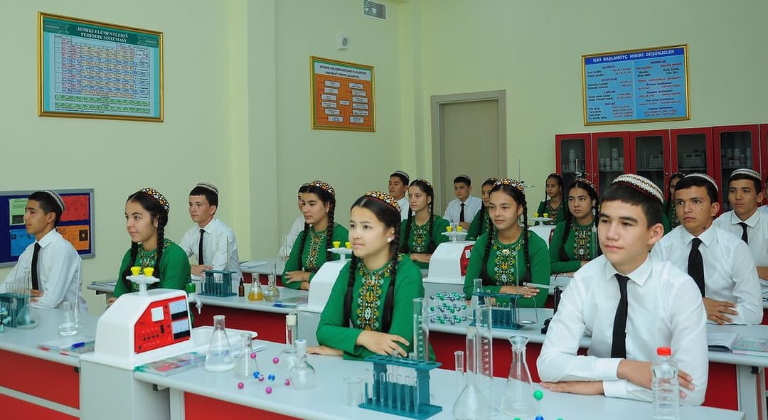 Занимательная химия: лаборатория на дому