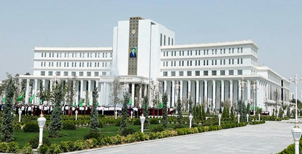 Президент Туркменистана высказал недовольство работой транспортно-коммуникационного комплекса