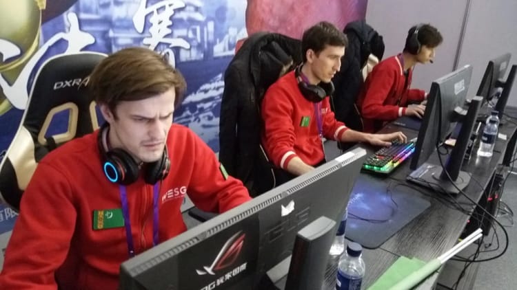 Туркменские киберспортсмены провели первый международный матч