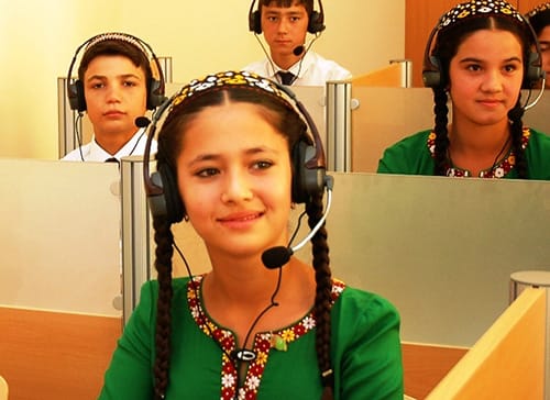 В школах Туркменистана будут изучать арабский, испанский, китайский, французский и другие мировые языки