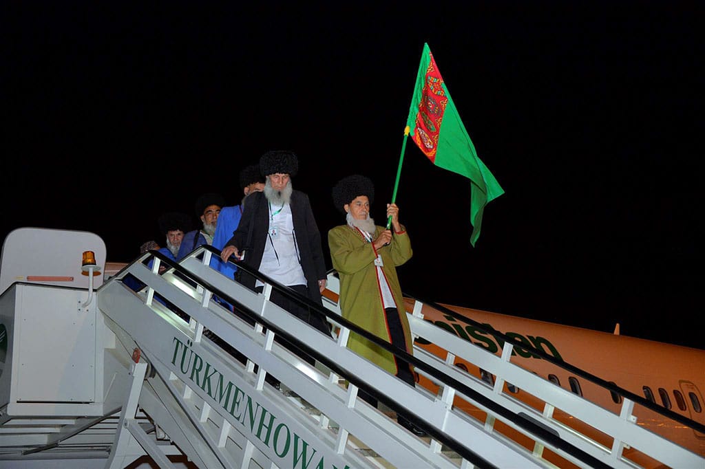 Туркменские паломники, совершившие хадж в Мекку и Медину, возвратились на Родину