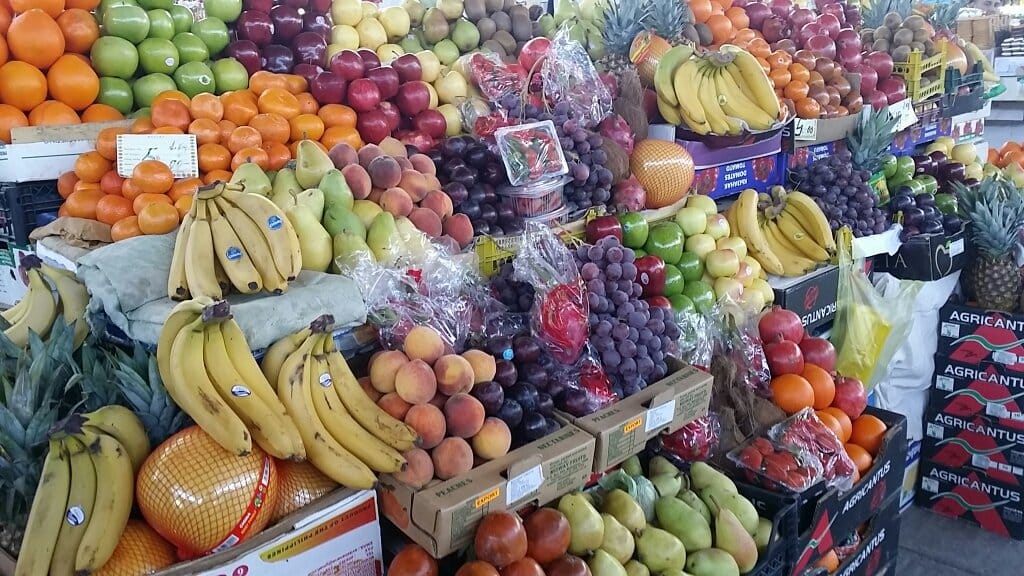 В Туркменистане ломятся прилавки от изобилия продуктов к Новому году