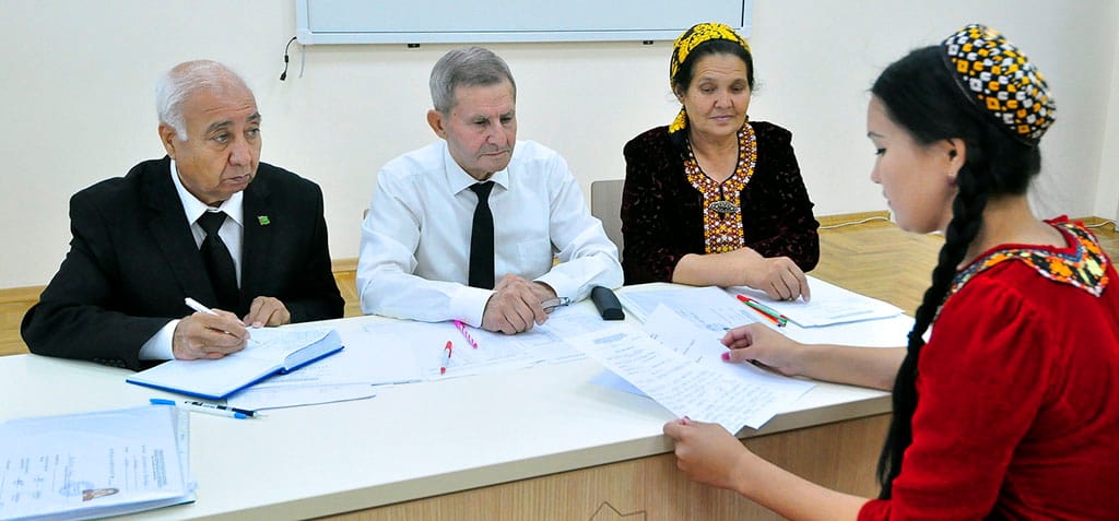 В Туркменистане начался приём документов в высшие и средние профессиональные учебные заведения