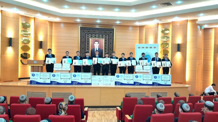 Aşgabatda XXI halkara Žautykow olimpiadasynda şowly çykyş eden mekdep okuwçylar sylaglanyldy