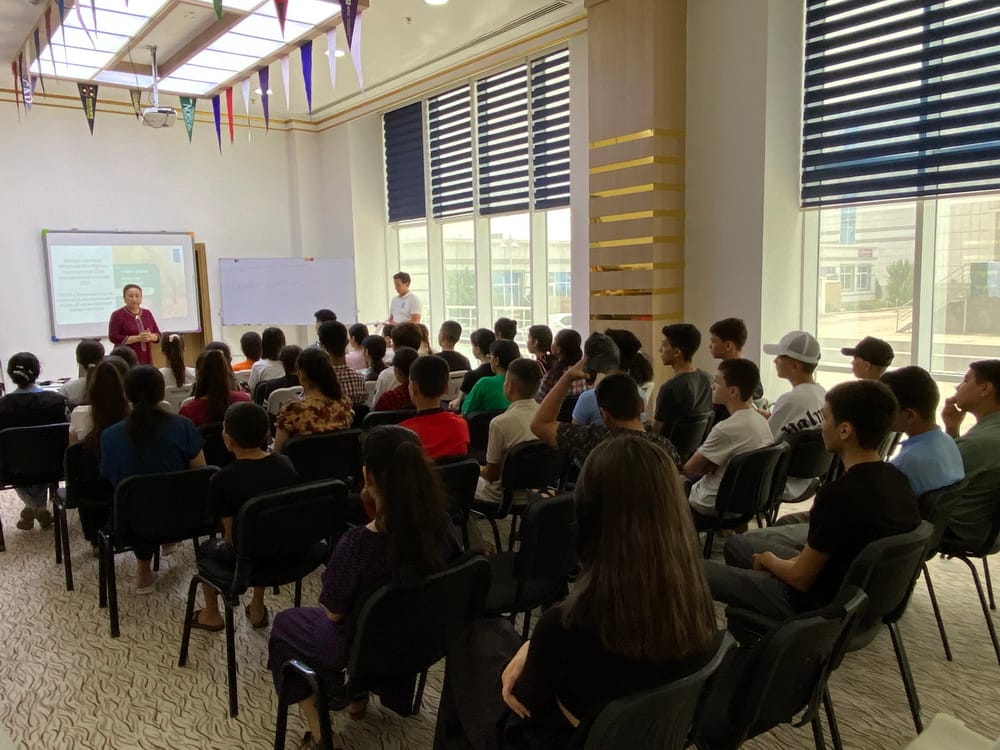 В северном регионе Туркменистана среди молодежи проведен ряд презентаций по климату 