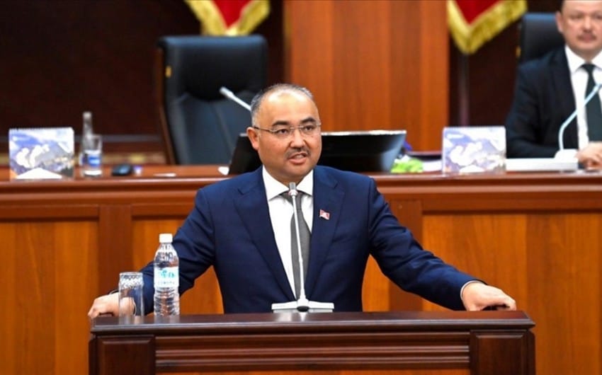 Gyrgyzystanyň Mejlisiniň Başlygy familiýasyny üýtgetdi