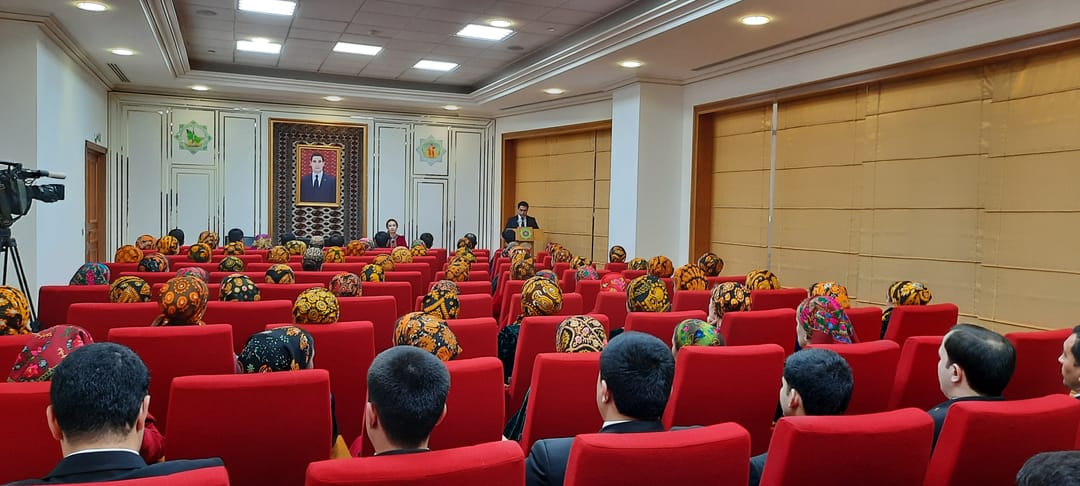 «Türkmenaragatnaşyk» agentliginde Magtymguly Pyragynyň edebi mirasyna bagyşlanan maslahat geçirildi