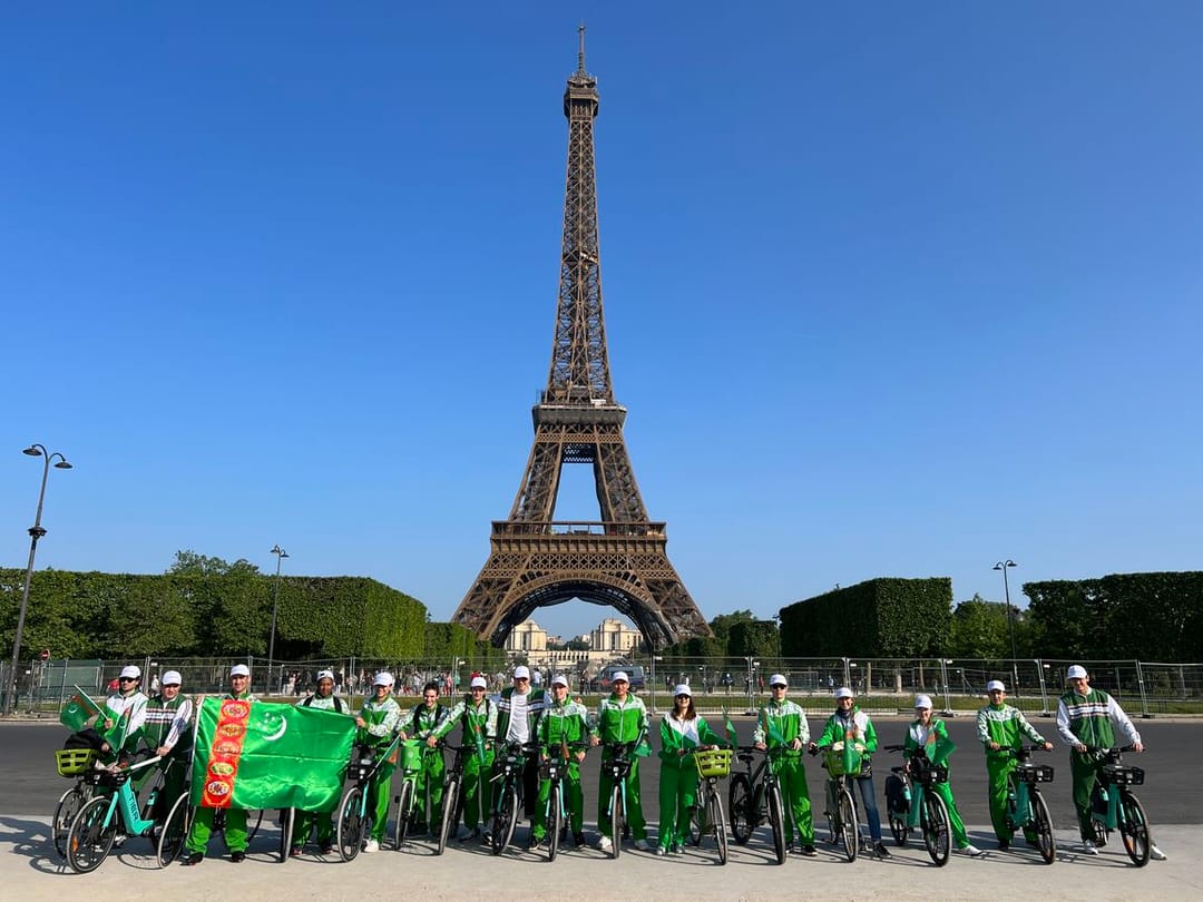 Parižde Bütindünýä welosiped gününe bagyşlanan köpçülikleýin welosiped ýörişi geçirildi