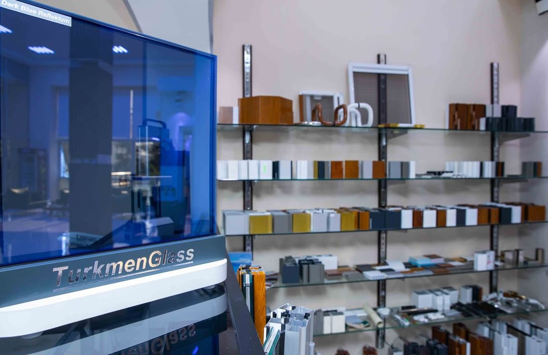 "Maksatly Turkmen" offers office partitions made of tempered glass