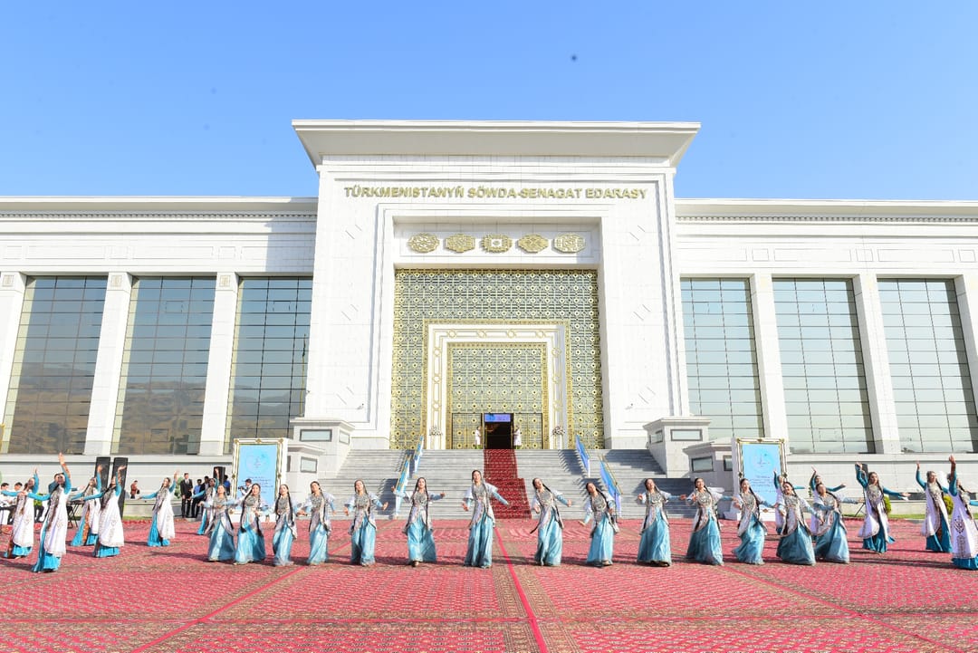 В Ашхабаде открылась Международная выставка «Дизайн без границ»