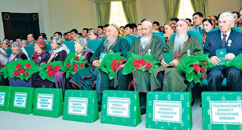 В Ахале состоялось вручение юбилейной медали «К 75-летию Победы в Великой Отечественной войне 1941–1945 годов»