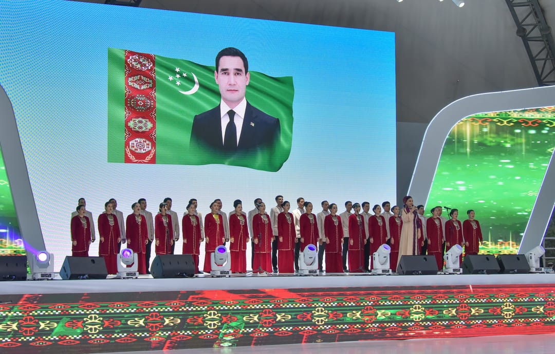 В песенно-музыкальном центре «Ашхабад» состоялся праздничный концерт 