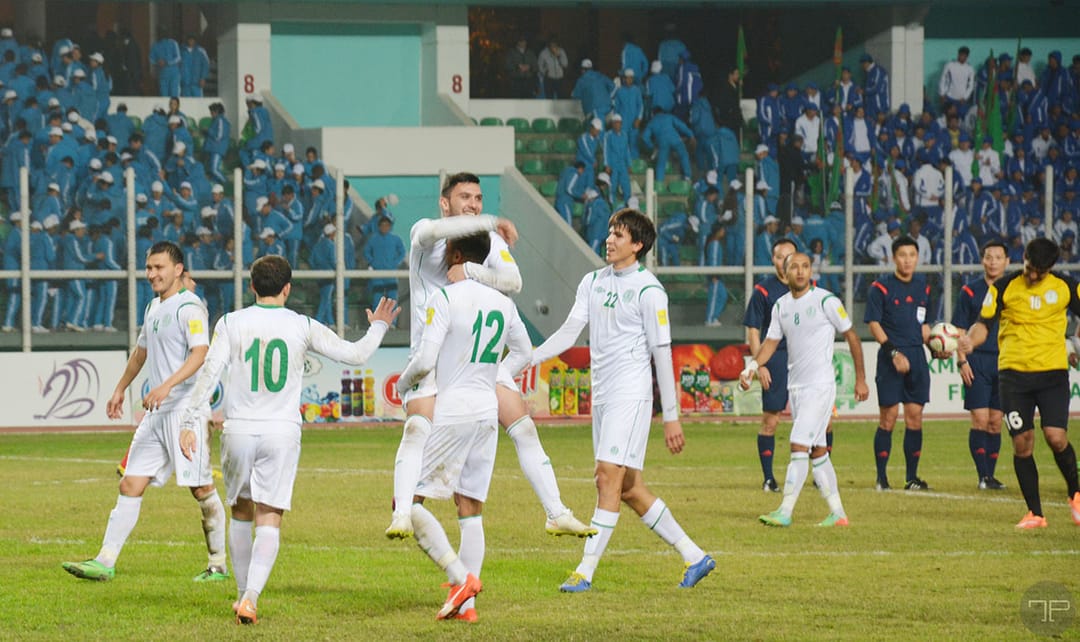 Туркменские футболисты нанесли первое поражение сборной Омана в квалификации ЧМ-2018 и продолжат борьбу за Кубок Азии-2019