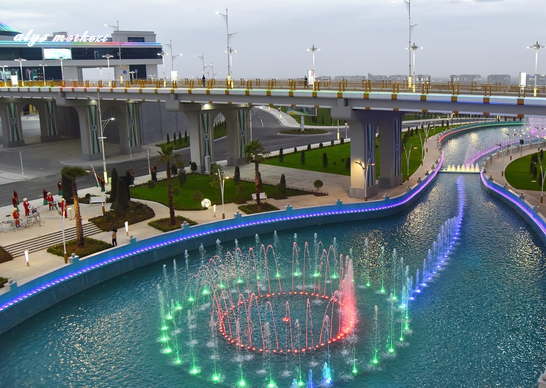 Переменная облачность и до 18 градусов тепла ожидаются в Ашхабаде в четверг