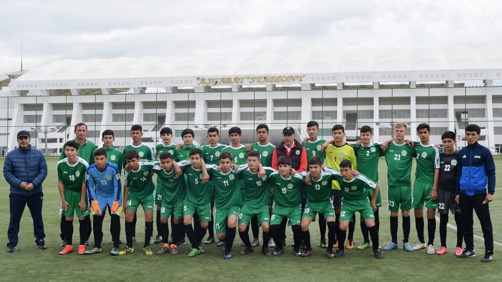 Курбан Бердыев высоко оценил развитие футбольной инфраструктуры Туркменистана